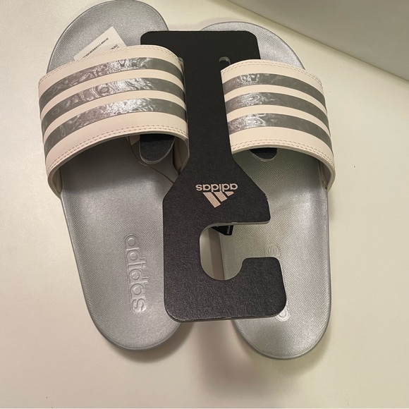 Adidas Adilette Comfort Slides Slip On White and Silver Woman’s Size 7 Sandal - Picture 2 of 12